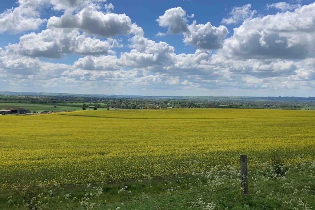 Stylish Cottage In The Pewsey Vale مارلبوره المظهر الخارجي الصورة